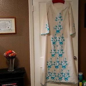 EMBROIDERED BOHO MAXI DRESS